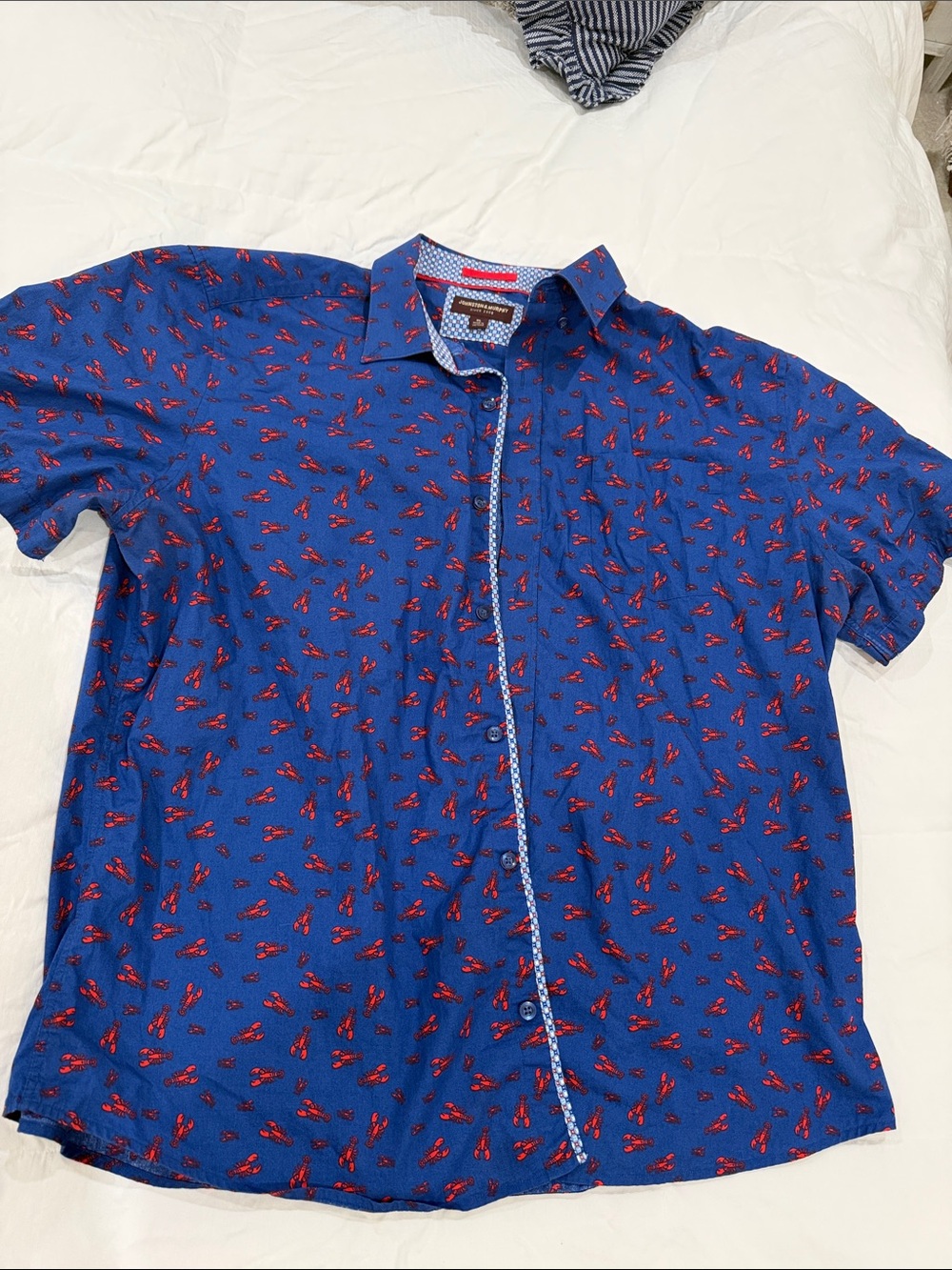 Men's Blue Short-Sleeve Button-Up Shirt Red Lobster pattern. JOHNSON AND MURPHY